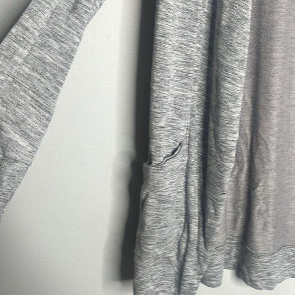 Women’s Small Grey Athleta Open Sweater - Picture 3 of 3